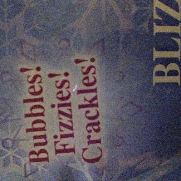 Disney Frozen Blizzard Dust scented bath bomb crumbles New - Picture 4 of 4